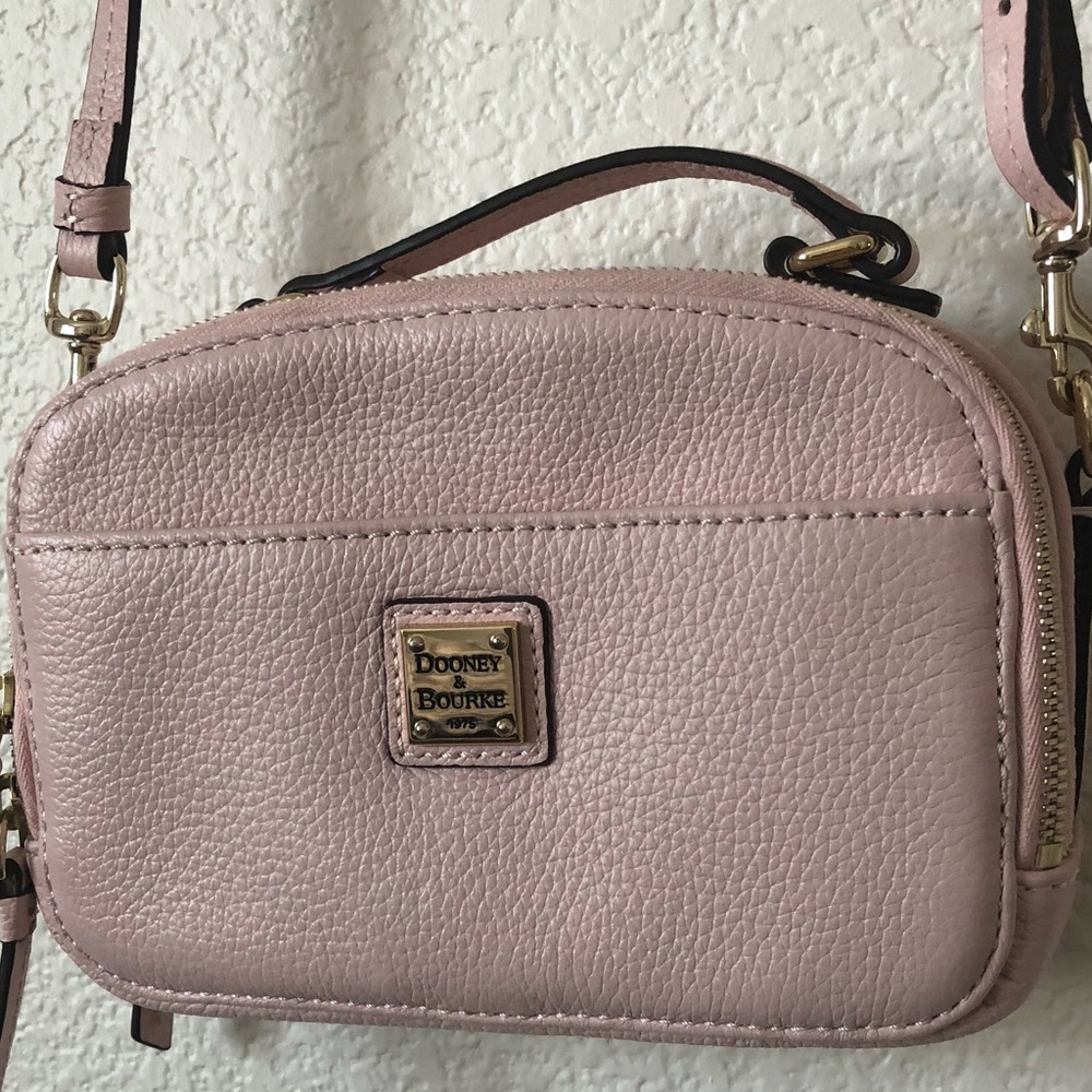 Dooney & Burke • leather pink crossbody